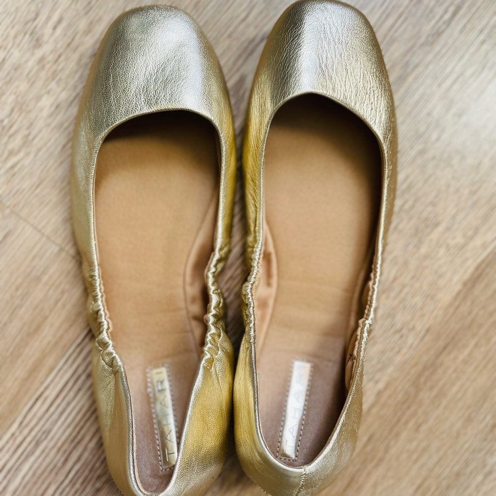 Tahari  Zorel Gold Leather Slip ~on Flats shoe